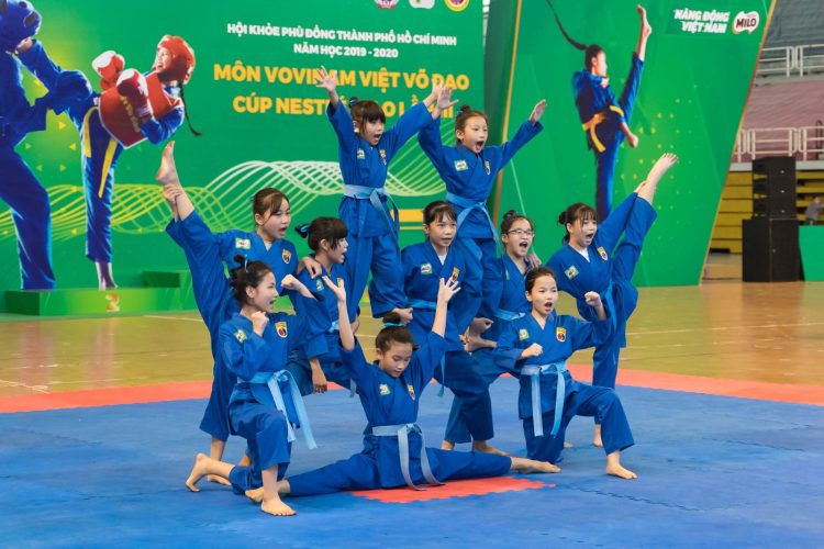 Tại sao sữa lúa mạch MILO lại là "bạn đồng hành" lý tưởng của dân chơi thể thao? 2 Điều gì khiến sữa lúa mạch MILO được nhiều người yêu vận động lựa chọn?